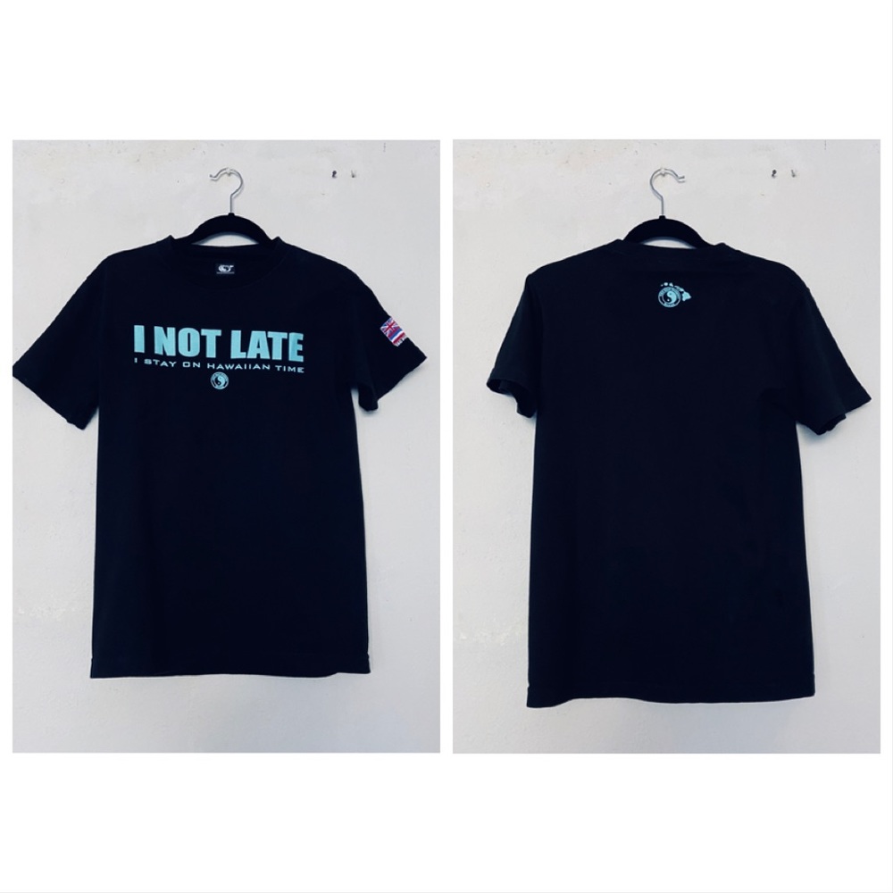 Town & Country Women’s Black T-shirt